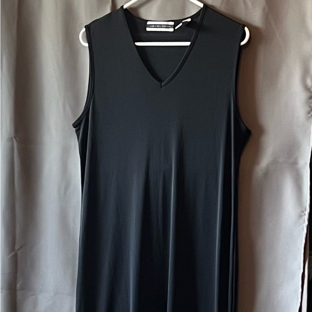 Black Sleeveless Dress